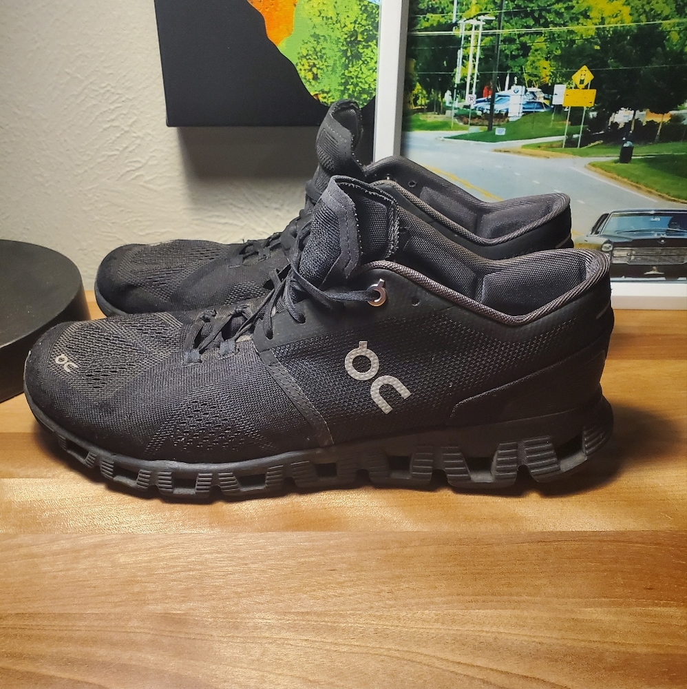 Men's On Running Shoes - Cloud X - sz 10